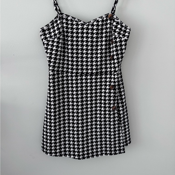 Houndstooth Romper - Picture 1 of 3